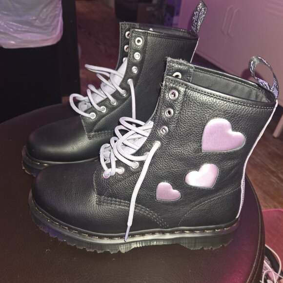 NEW Dr. Martens Black Purple 1460 Zip Heart Lug Sole - Picture 3 of 8